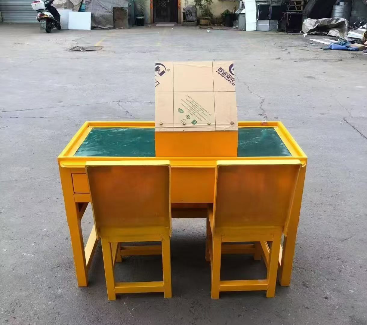 察布查尔防静电导通桌井下煤矿火工品发放桌：危险品流转的安全守护者